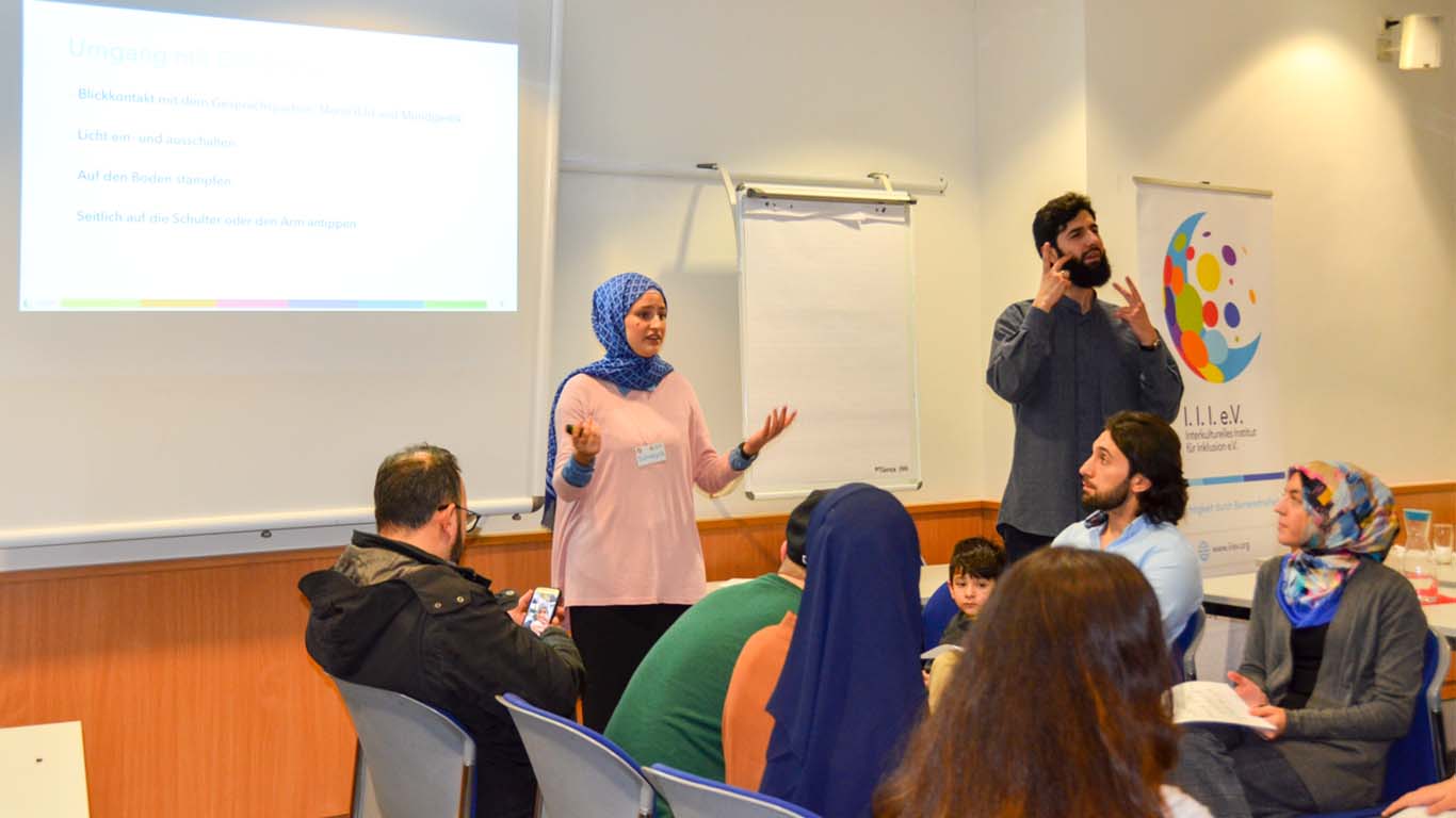 Jung, muslimisch und barrierefrei in die Zukunft!